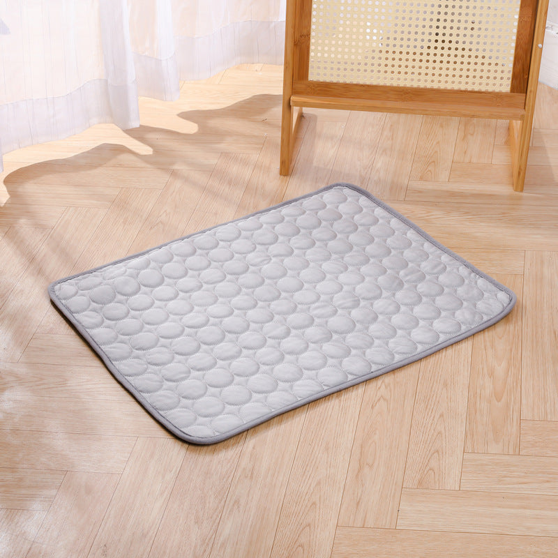 Dog silk cooling mat