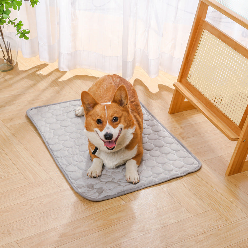 Dog silk cooling mat