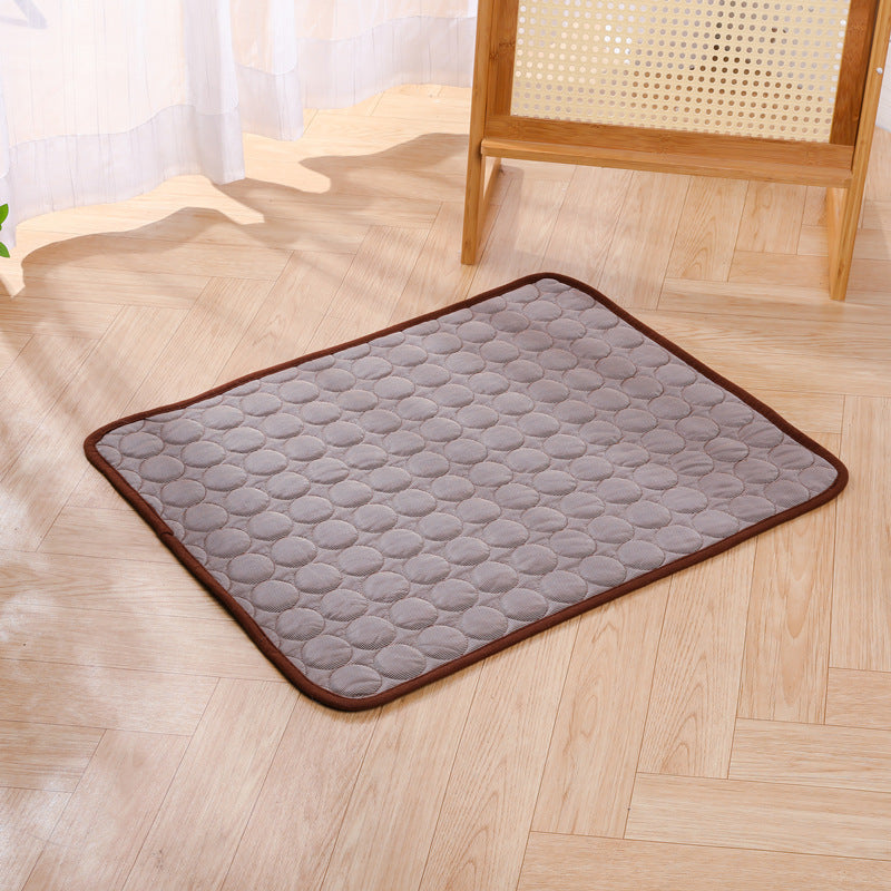 Dog silk cooling mat