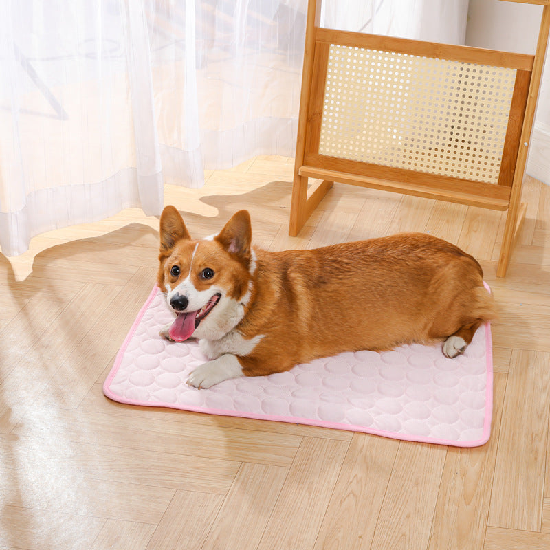 Dog silk cooling mat